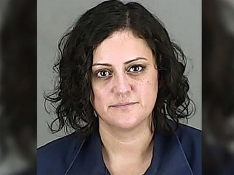 Eski güzellik kraliçesinden çırılçıplak iğrençlik! - Sayfa 23