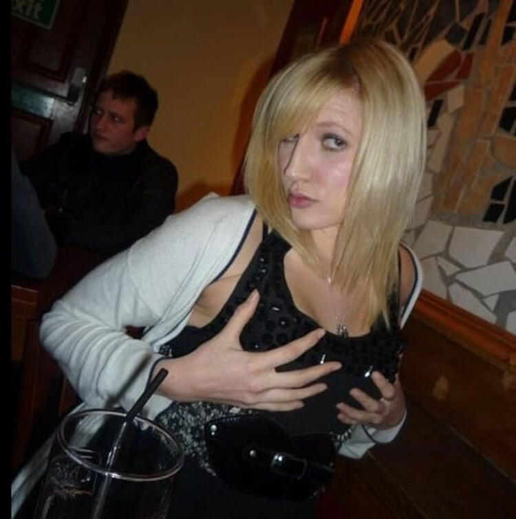 Eski güzellik kraliçesinden çırılçıplak iğrençlik! - Sayfa 24