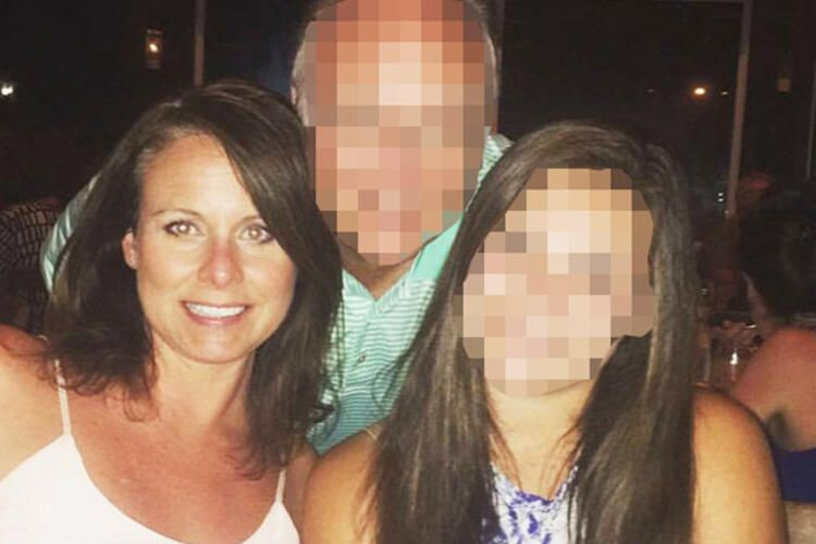 Eski güzellik kraliçesinden çırılçıplak iğrençlik! - Sayfa 44