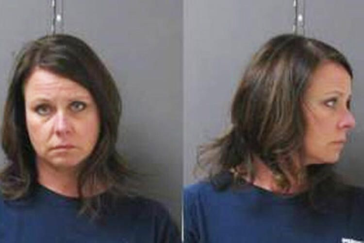 Eski güzellik kraliçesinden çırılçıplak iğrençlik! - Sayfa 45