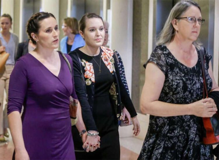 Eski güzellik kraliçesinden çırılçıplak iğrençlik! - Sayfa 46