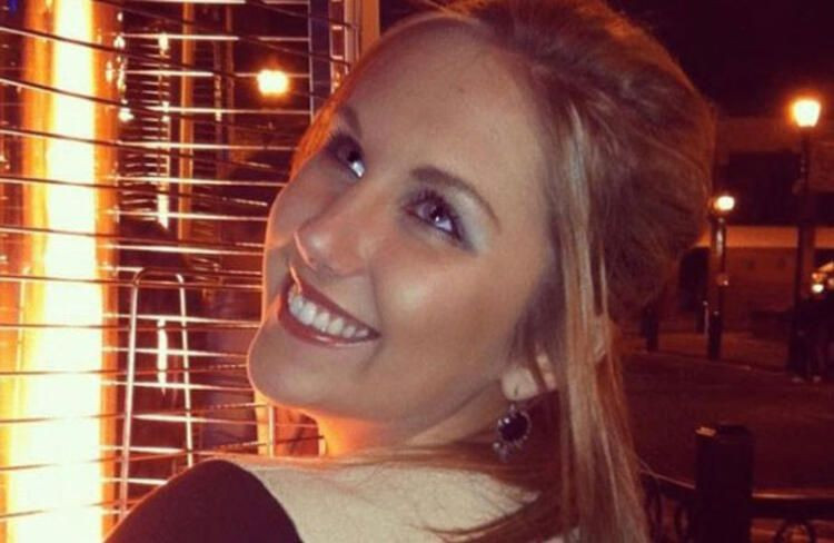 Eski güzellik kraliçesinden çırılçıplak iğrençlik! - Sayfa 52