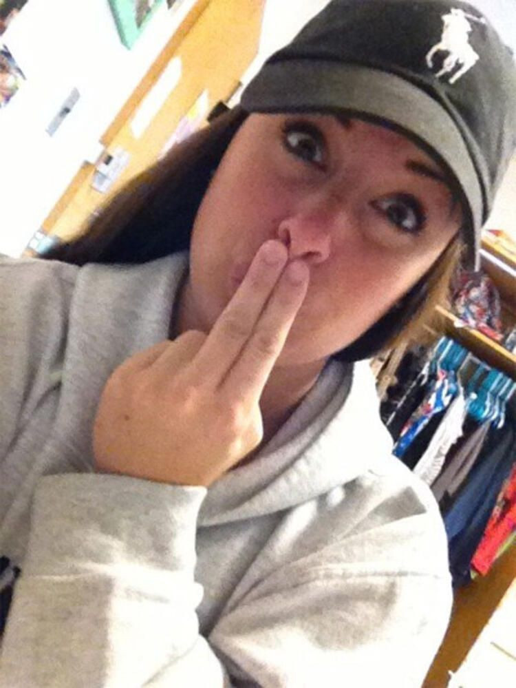 Eski güzellik kraliçesinden çırılçıplak iğrençlik! - Sayfa 56