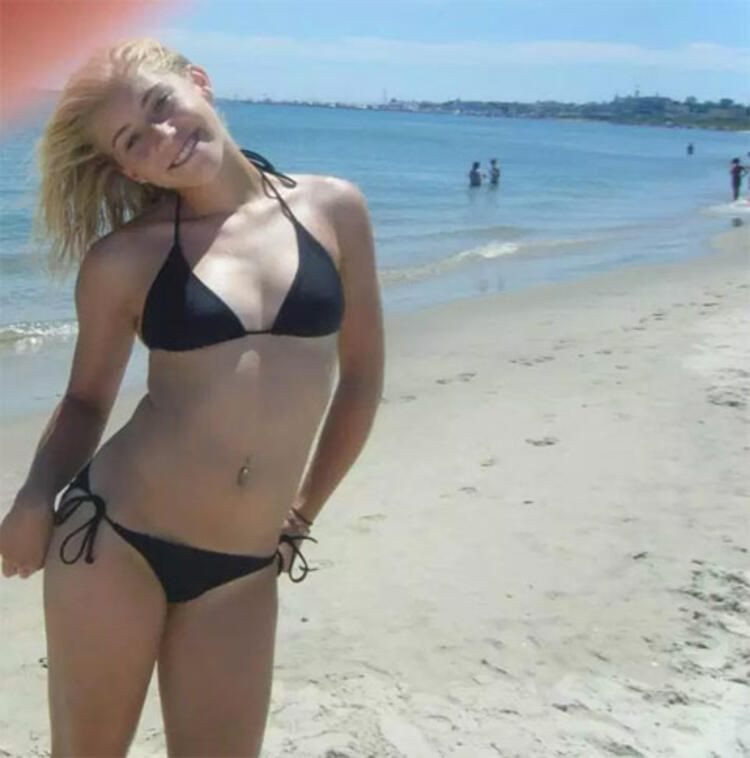 Eski güzellik kraliçesinden çırılçıplak iğrençlik! - Sayfa 61