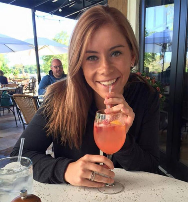 Eski güzellik kraliçesinden çırılçıplak iğrençlik! - Sayfa 64