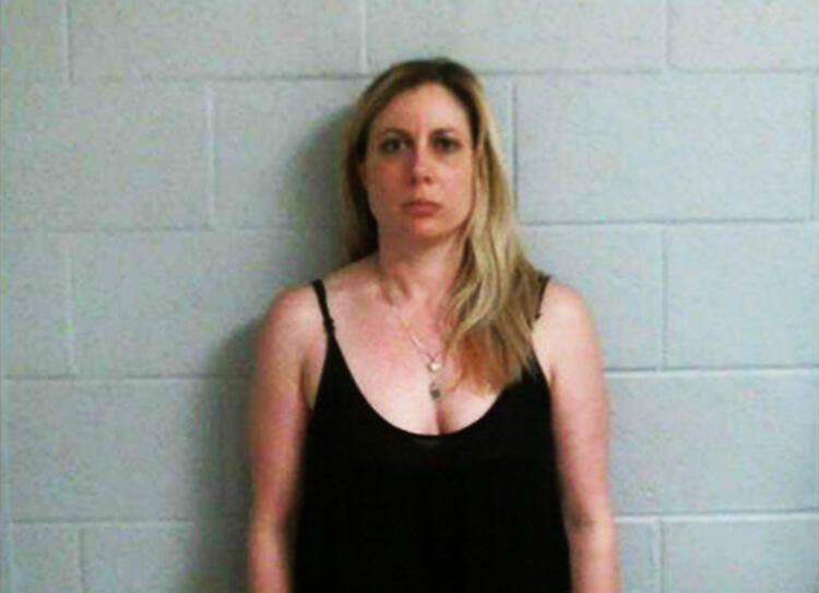 Eski güzellik kraliçesinden çırılçıplak iğrençlik! - Sayfa 73