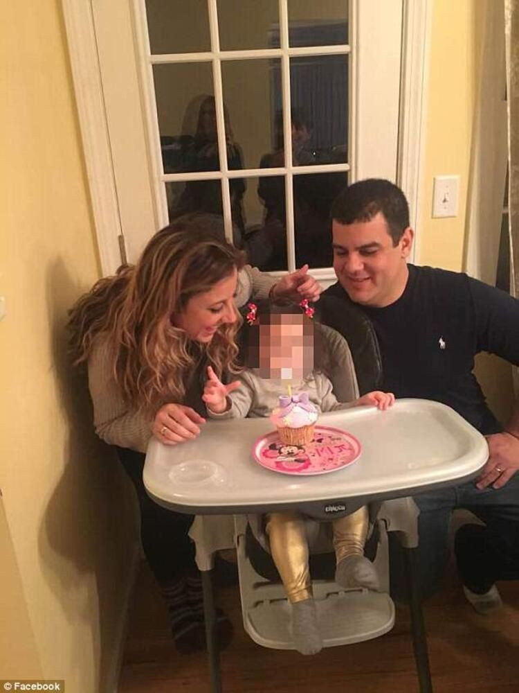 Eski güzellik kraliçesinden çırılçıplak iğrençlik! - Sayfa 74