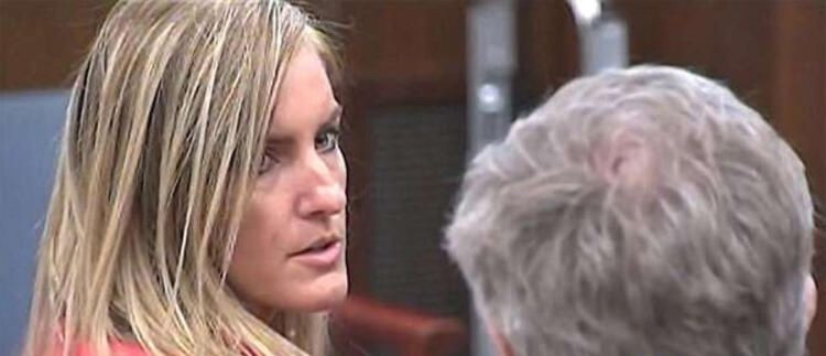 Eski güzellik kraliçesinden çırılçıplak iğrençlik! - Sayfa 84