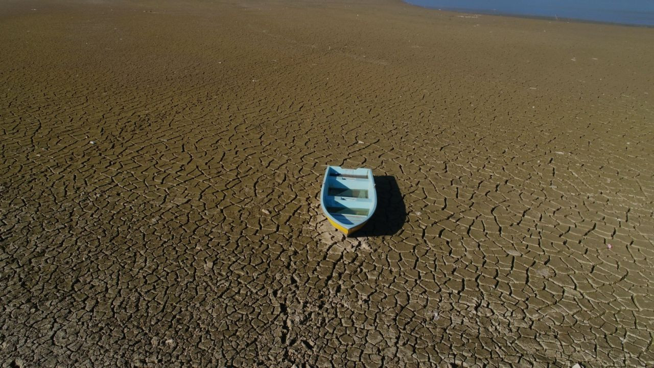 Korkutan görüntü! Koca göl kurudu... - Sayfa 15