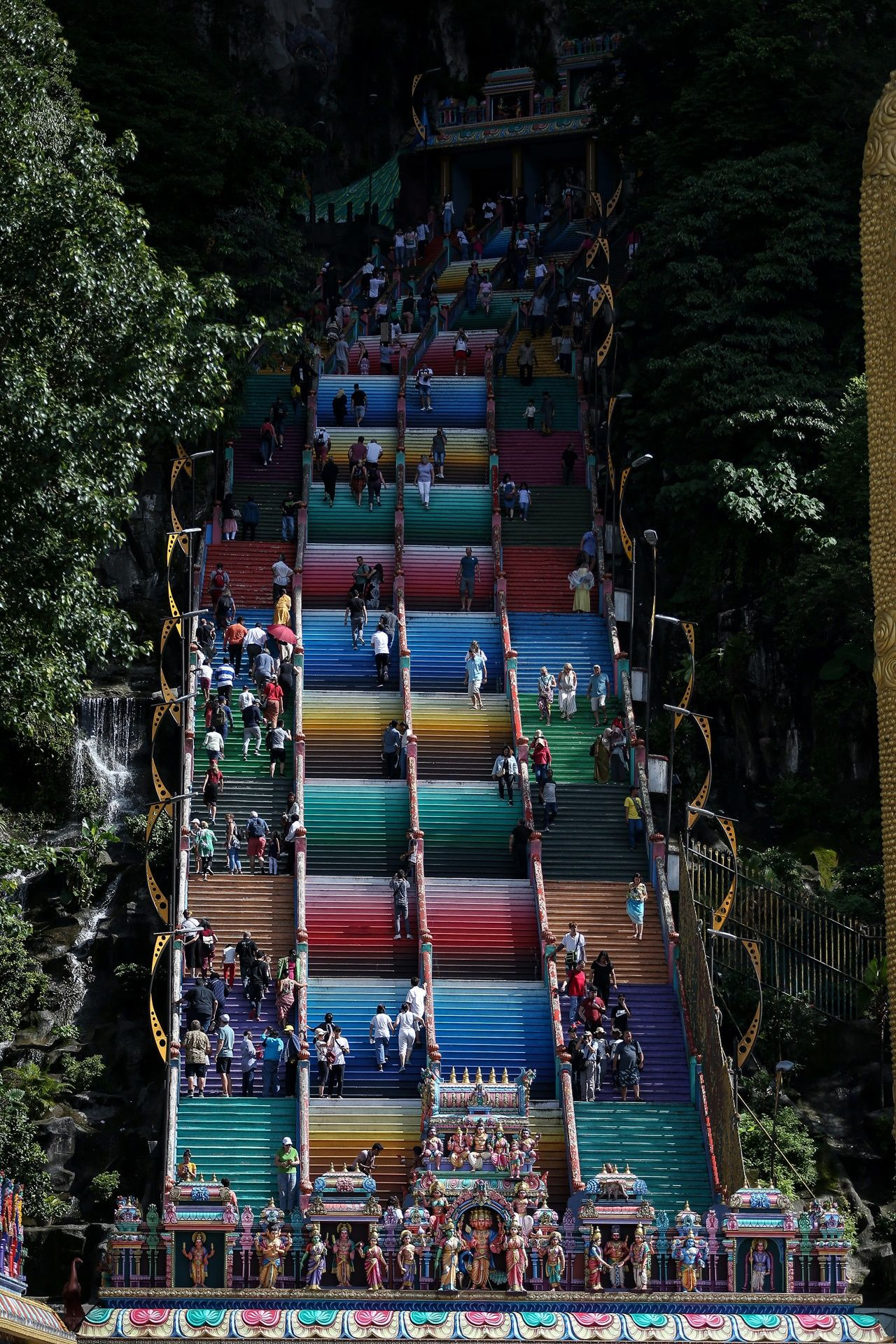 Bir yanda 400 milyon yıllık mağaralar, diğer yanda gökdelenler... - Sayfa 19