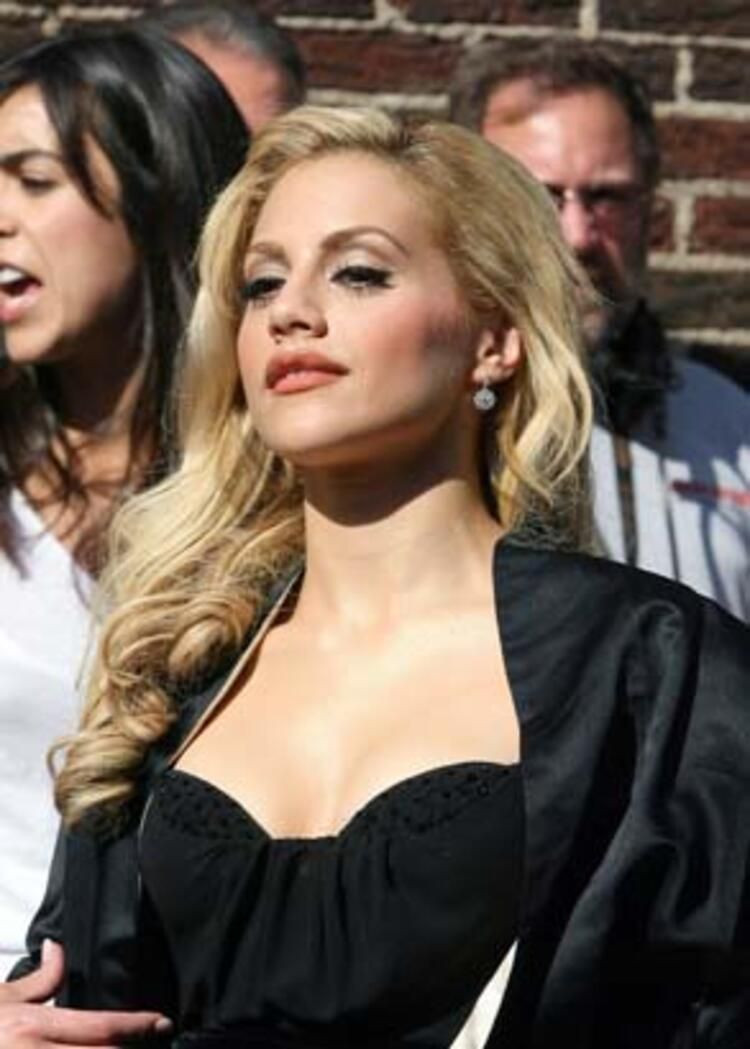 "Damadıyla birlikte olmak için oyuncu kızını öldürdü!" - Sayfa 14