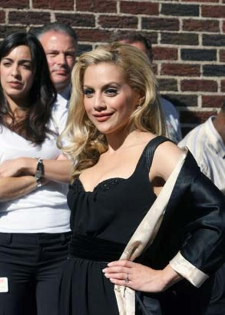 "Damadıyla birlikte olmak için oyuncu kızını öldürdü!" - Sayfa 16