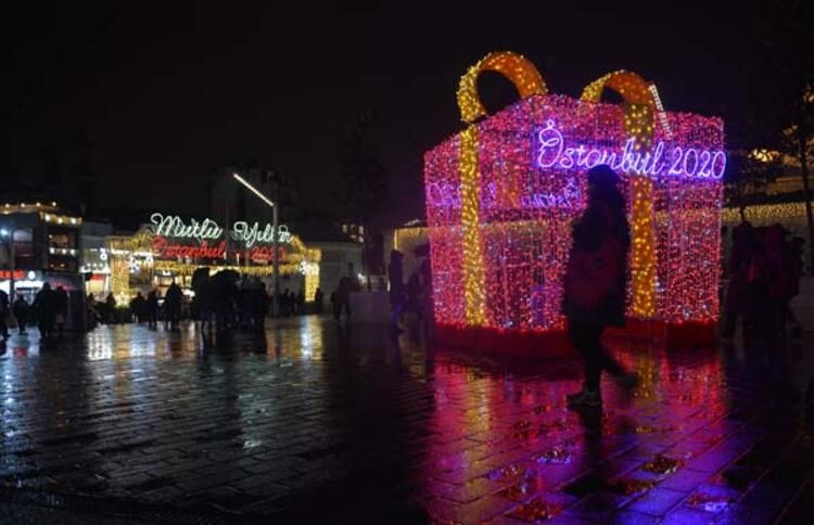 Taksim ve İstiklal Caddesi yeni yıl için ışıl ışıl! - Sayfa 14