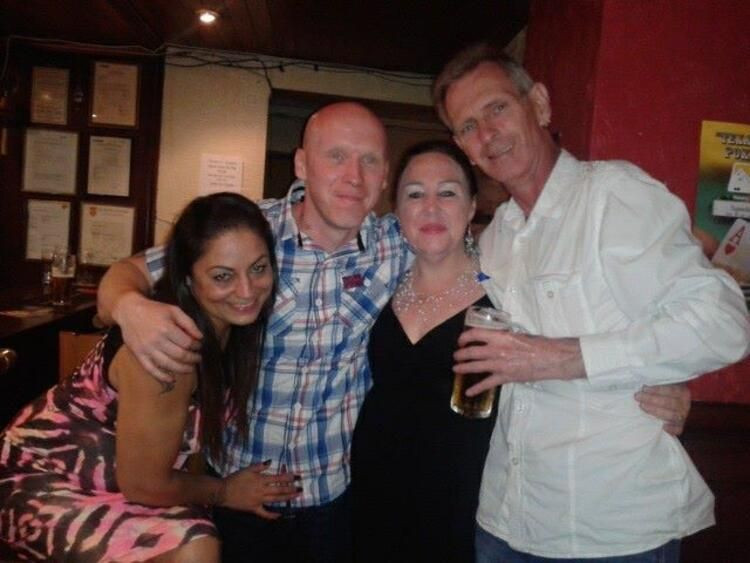 Eski ve yeni kocaları ile birlikte yaşıyor! - Sayfa 12