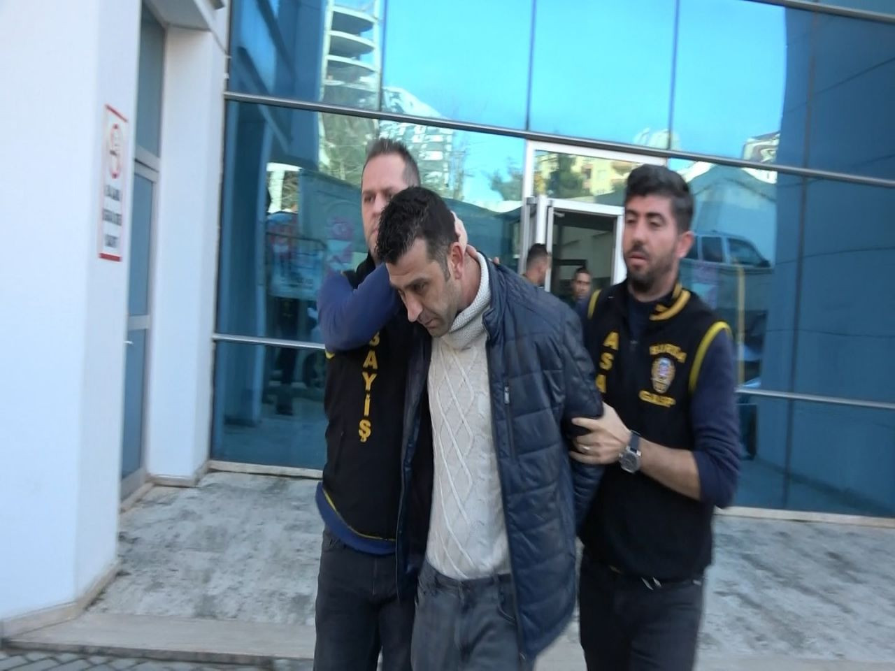 Sahte bomba ile soygun yapmıştı! İşte soygun anı - Sayfa 7