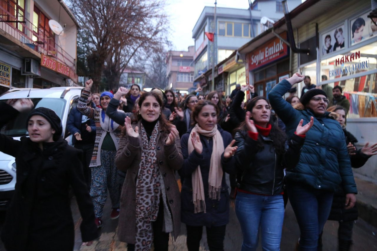 İğrenç olay! Esnafın bilgisayarından çıktı halk sokağa döküldü... - Sayfa 7