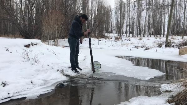 Buzun üzerinde kendinden geçti! - Sayfa 9