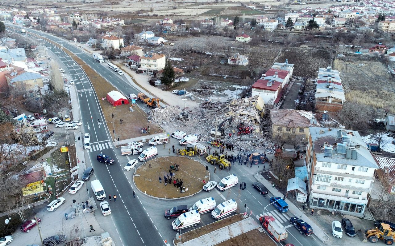 Acı tablo gün ağarınca ortaya çıktı - Sayfa 17