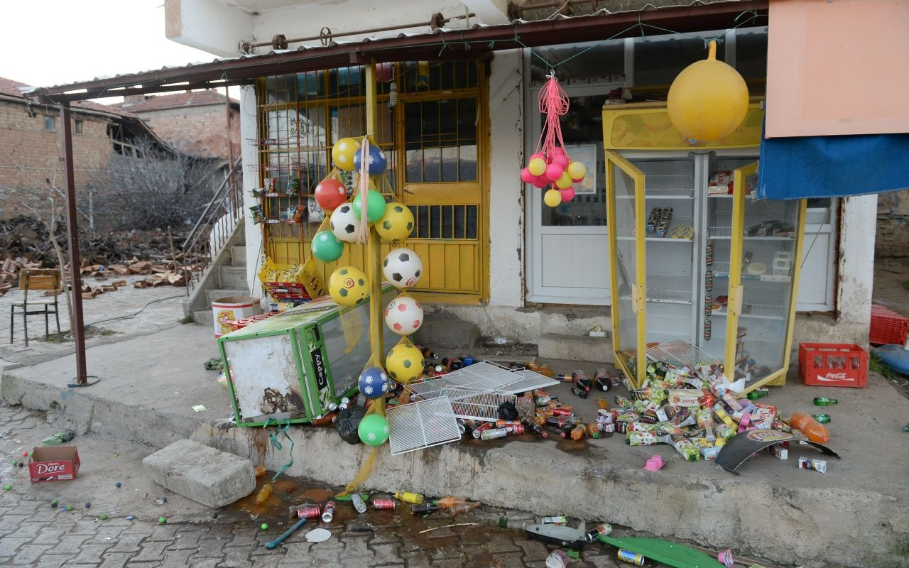 Acı tablo gün ağarınca ortaya çıktı - Sayfa 28