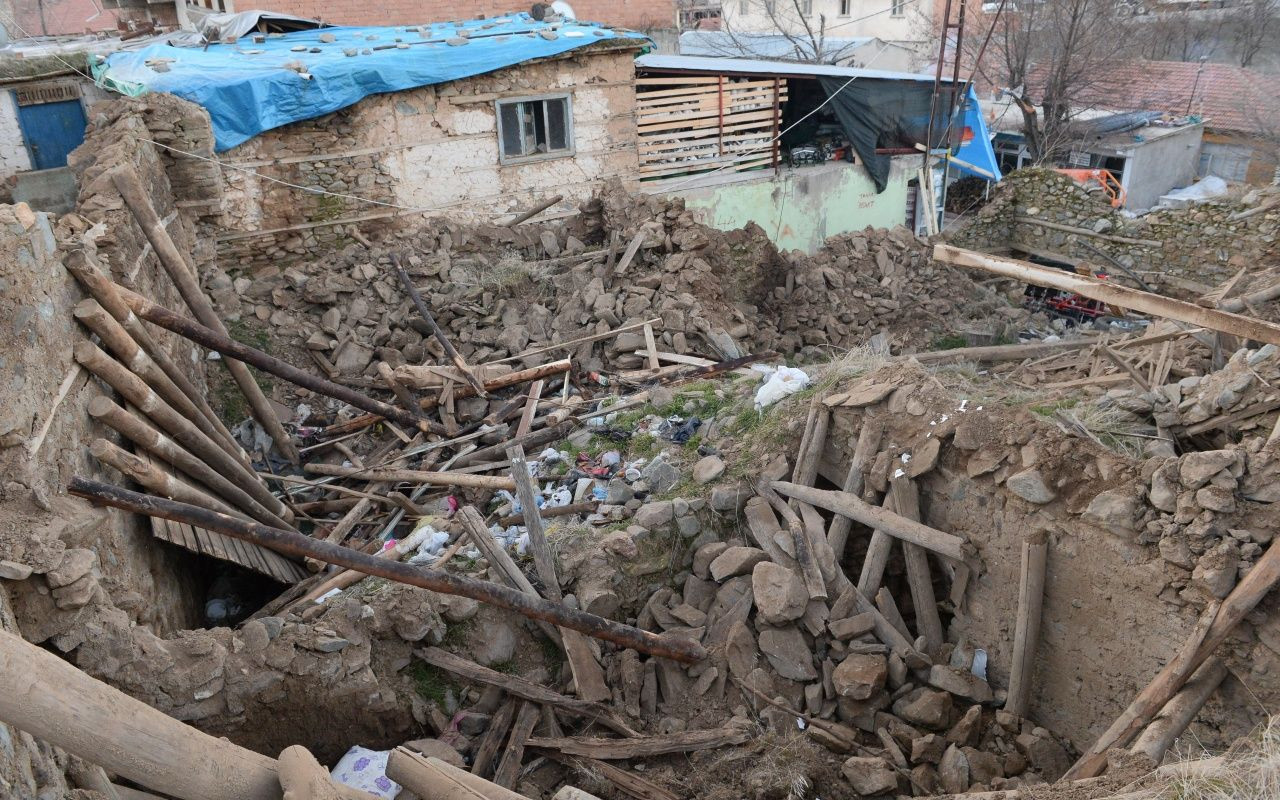 Acı tablo gün ağarınca ortaya çıktı - Sayfa 35