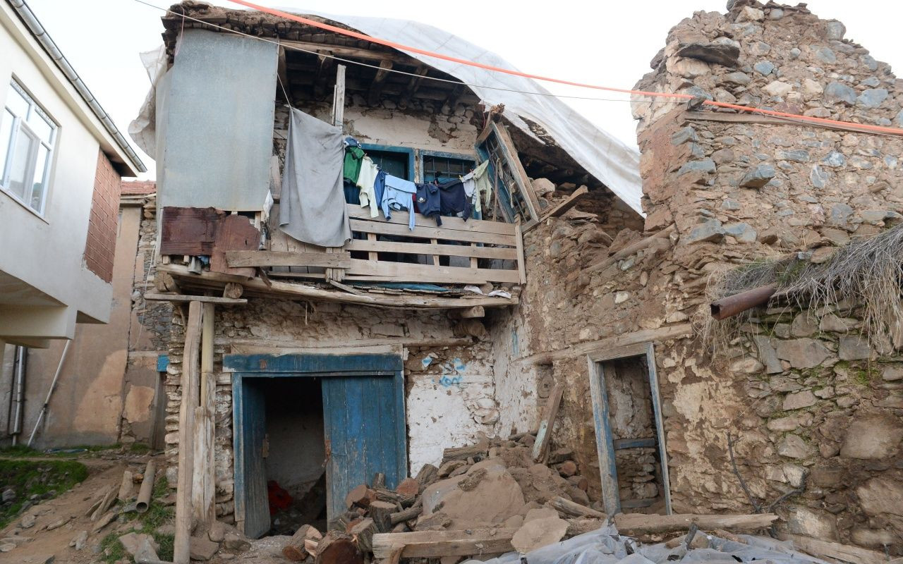 Acı tablo gün ağarınca ortaya çıktı - Sayfa 42