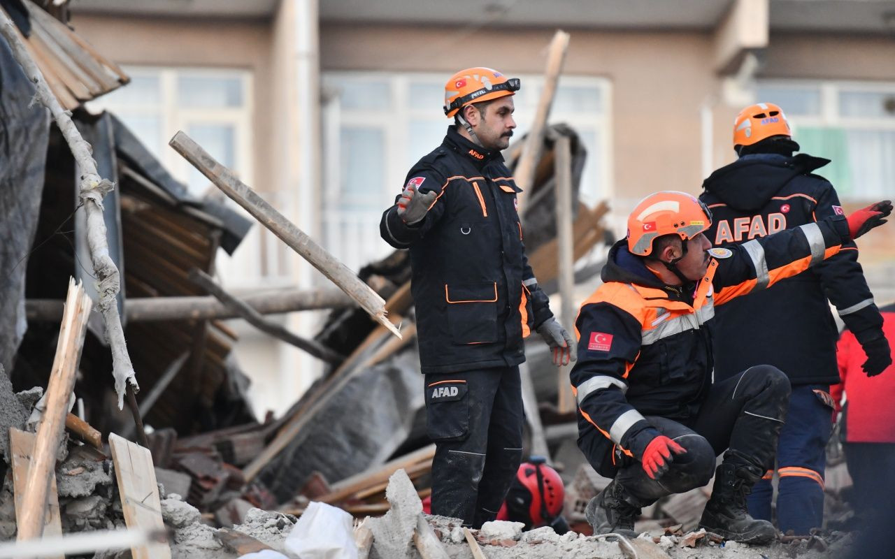 Acı tablo gün ağarınca ortaya çıktı - Sayfa 48