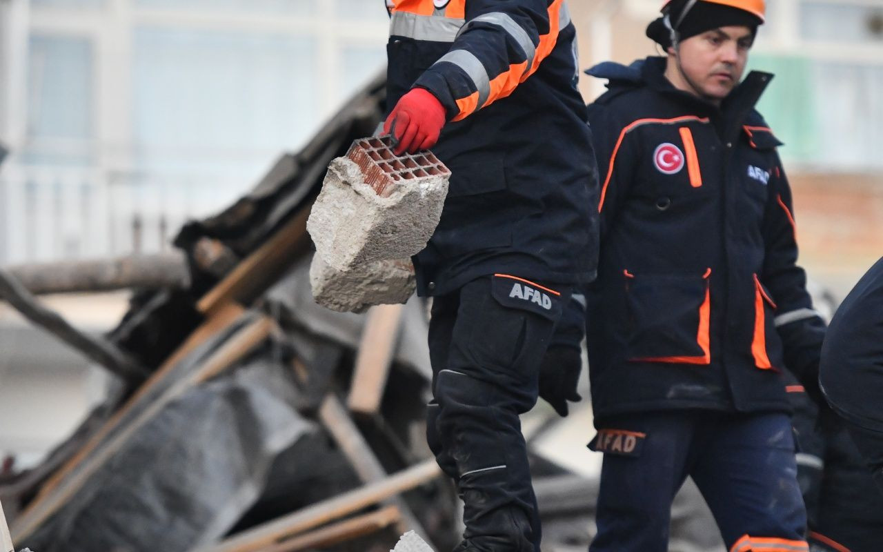 Acı tablo gün ağarınca ortaya çıktı - Sayfa 49