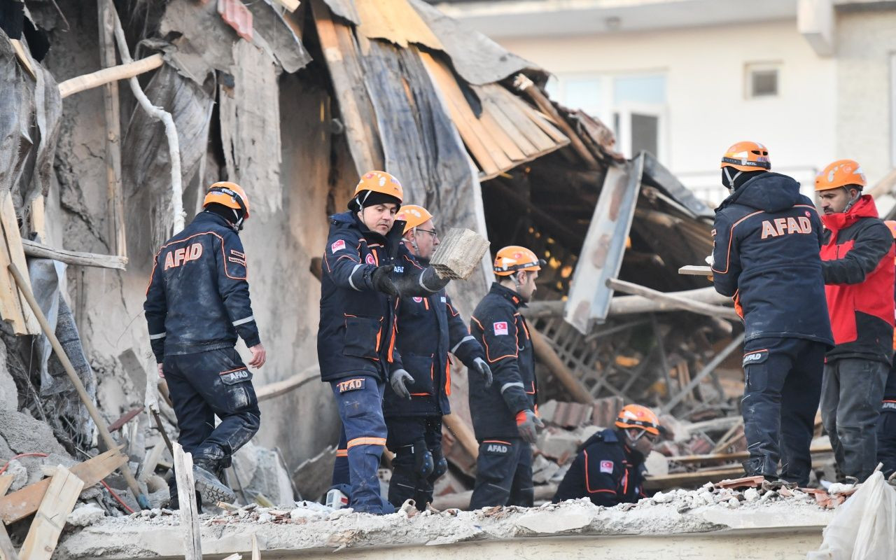 Acı tablo gün ağarınca ortaya çıktı - Sayfa 57