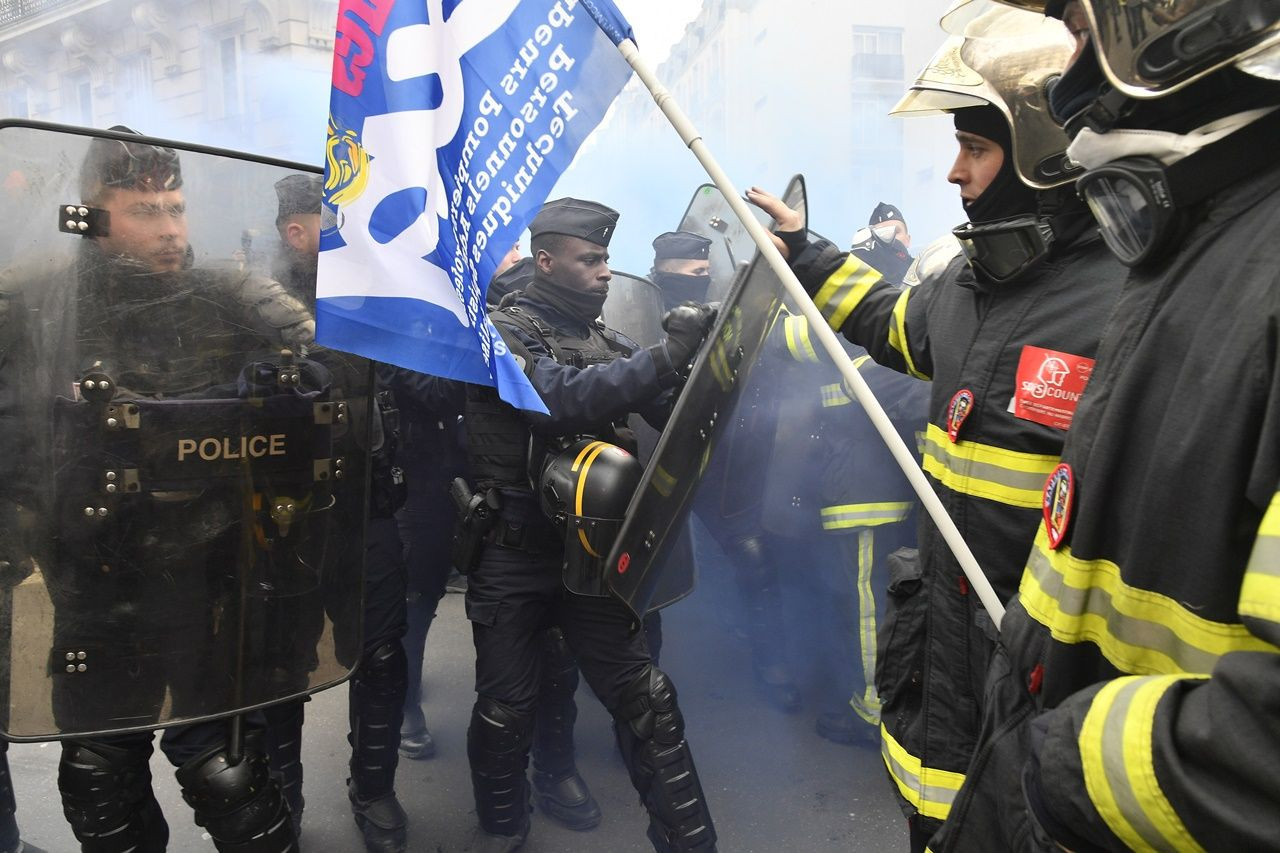 İtfaiyecilerle polisler birbirine girdi... - Sayfa 7