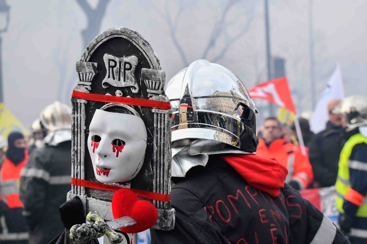 İtfaiyecilerle polisler birbirine girdi... - Sayfa 18