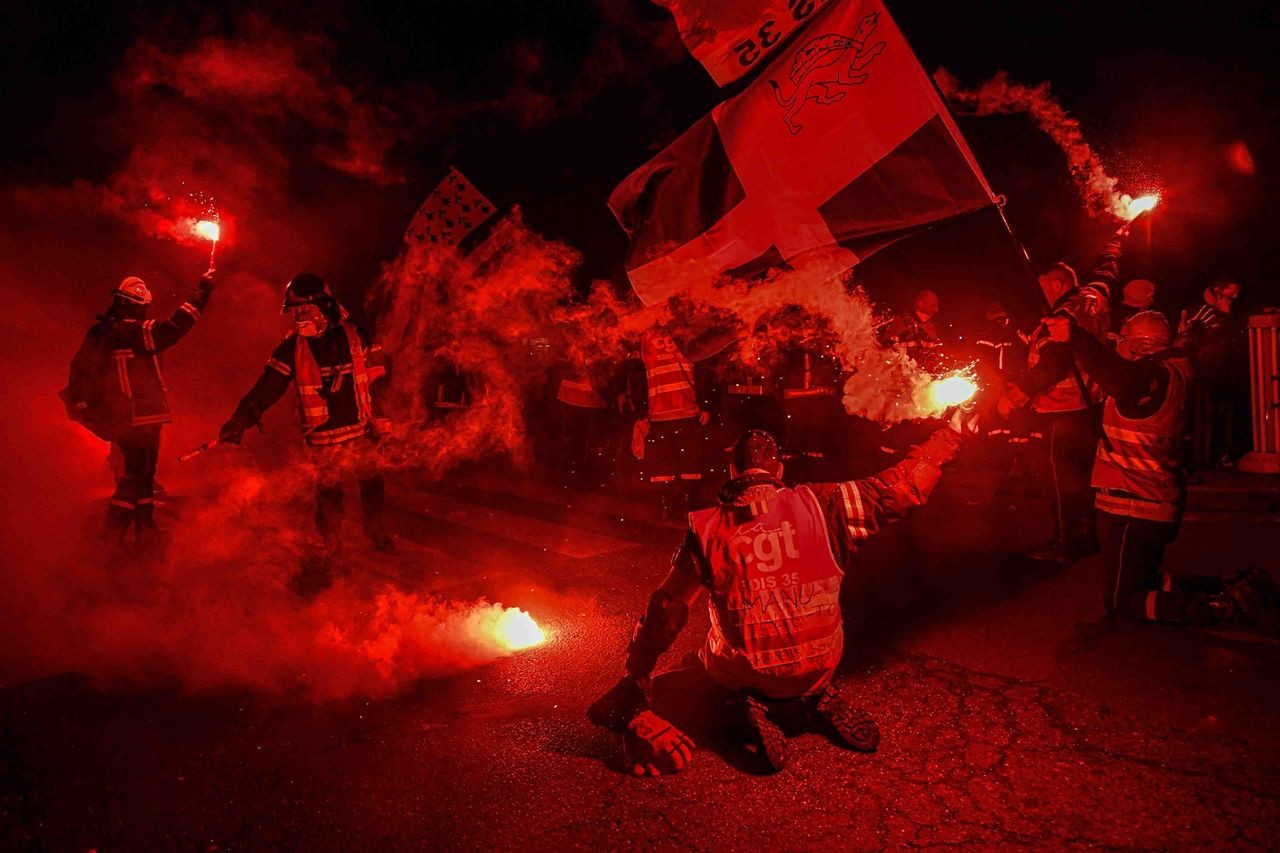 İtfaiyecilerle polisler birbirine girdi... - Sayfa 29