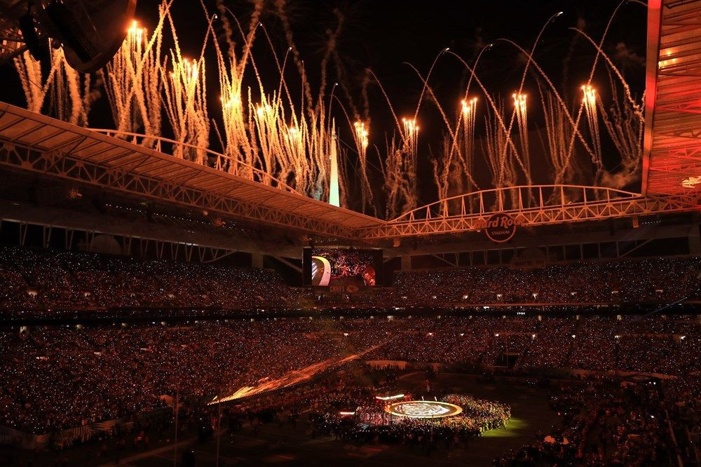 Jennifer Lopez ve Shakira Latin rüzgarı estirdi - Sayfa 25