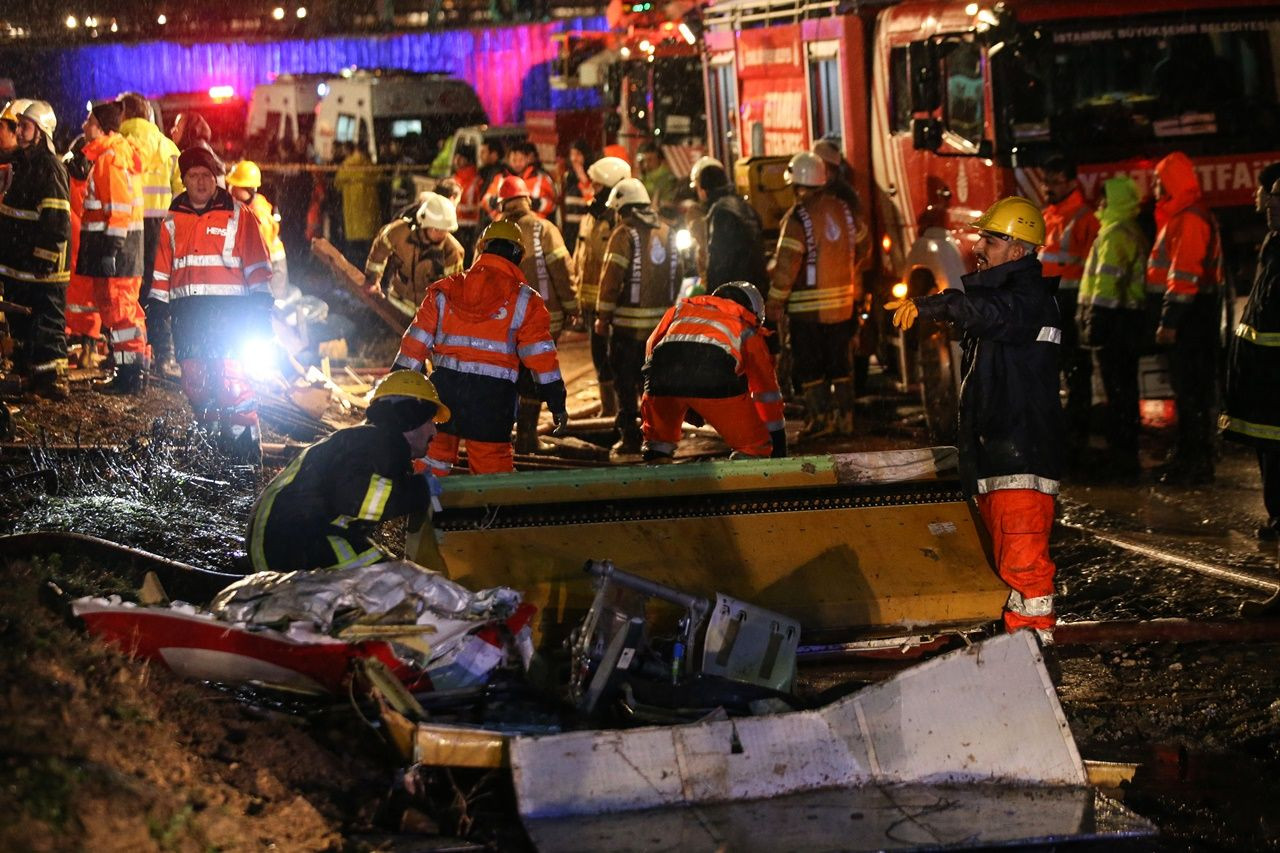 Pistten çıkıp 3 parçaya ayrıldı... - Sayfa 16