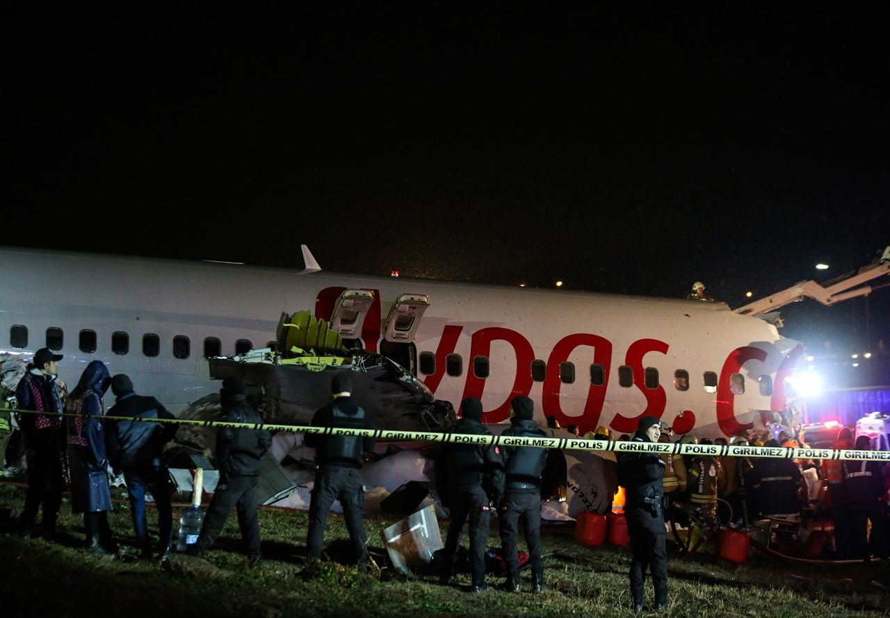 Pistten çıkıp 3 parçaya ayrıldı... - Sayfa 20