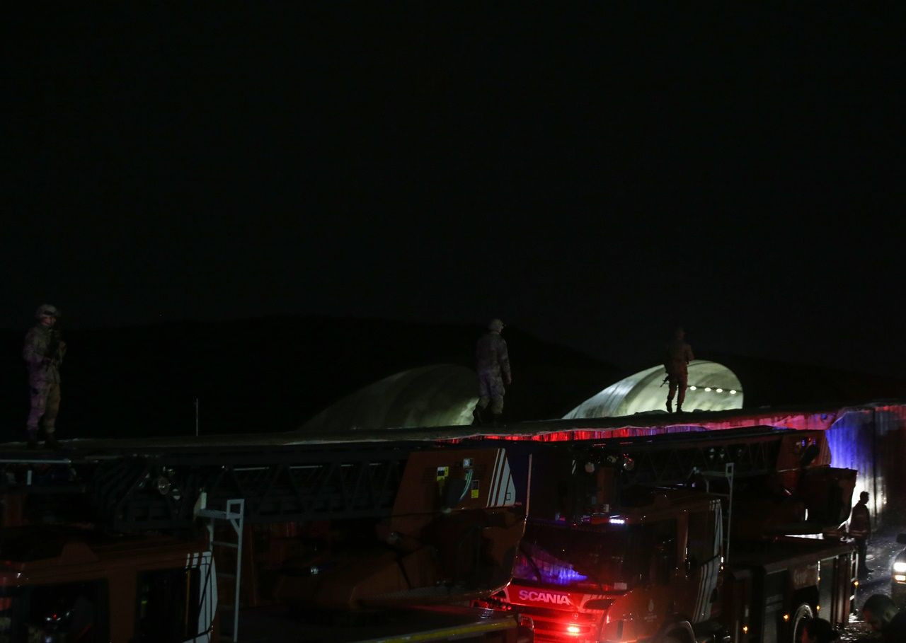 Pistten çıkıp 3 parçaya ayrıldı... - Sayfa 24