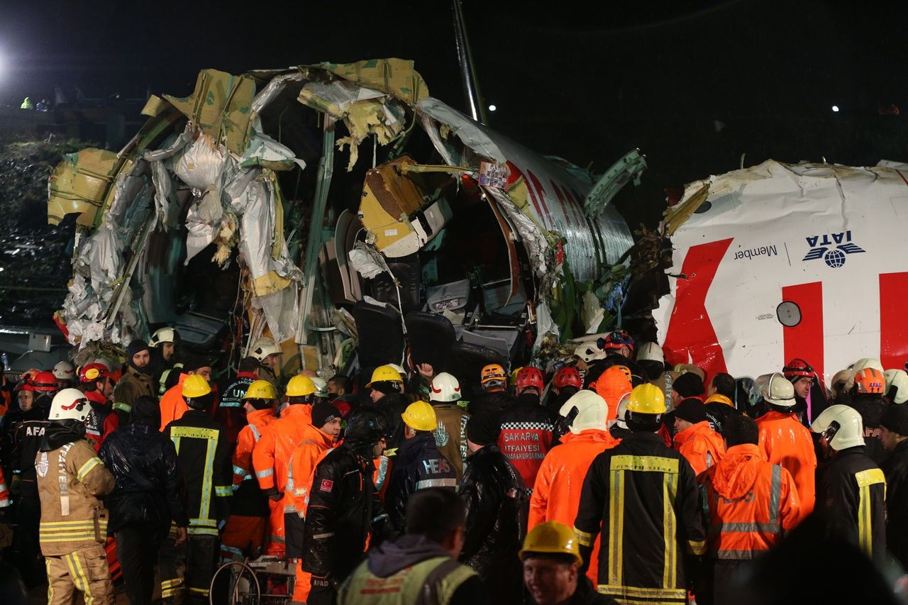Pistten çıkıp 3 parçaya ayrıldı... - Sayfa 54