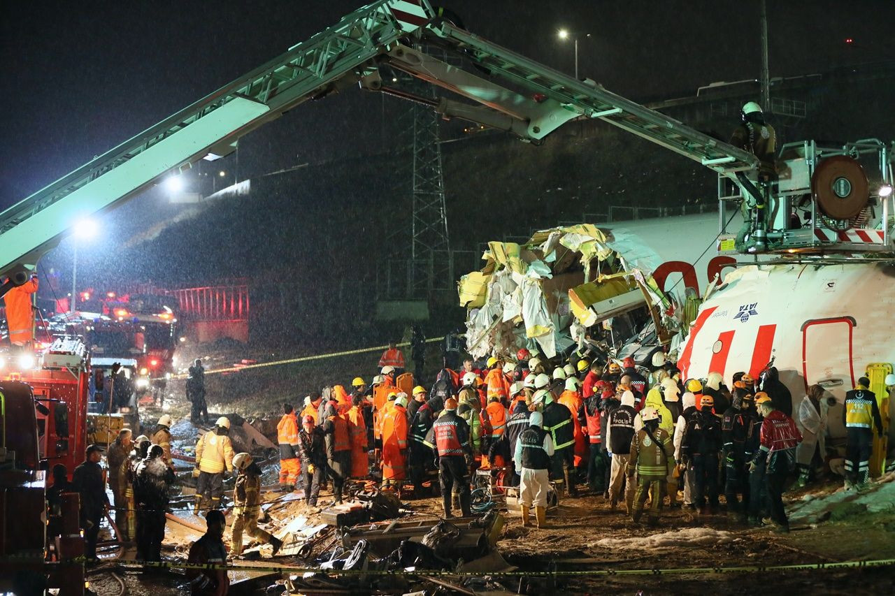 Pistten çıkıp 3 parçaya ayrıldı... - Sayfa 57