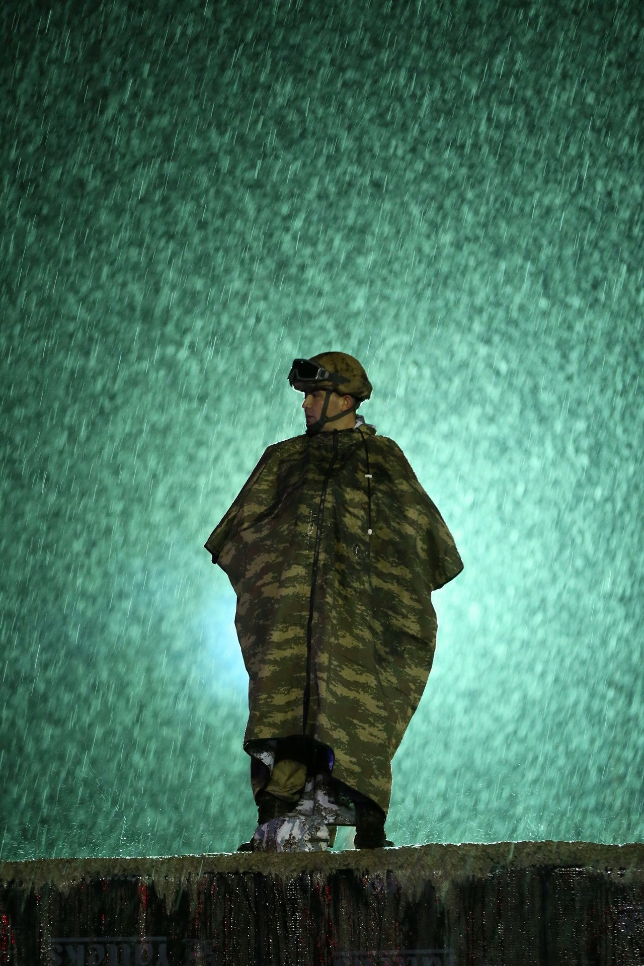 Pistten çıkıp 3 parçaya ayrıldı... - Sayfa 64