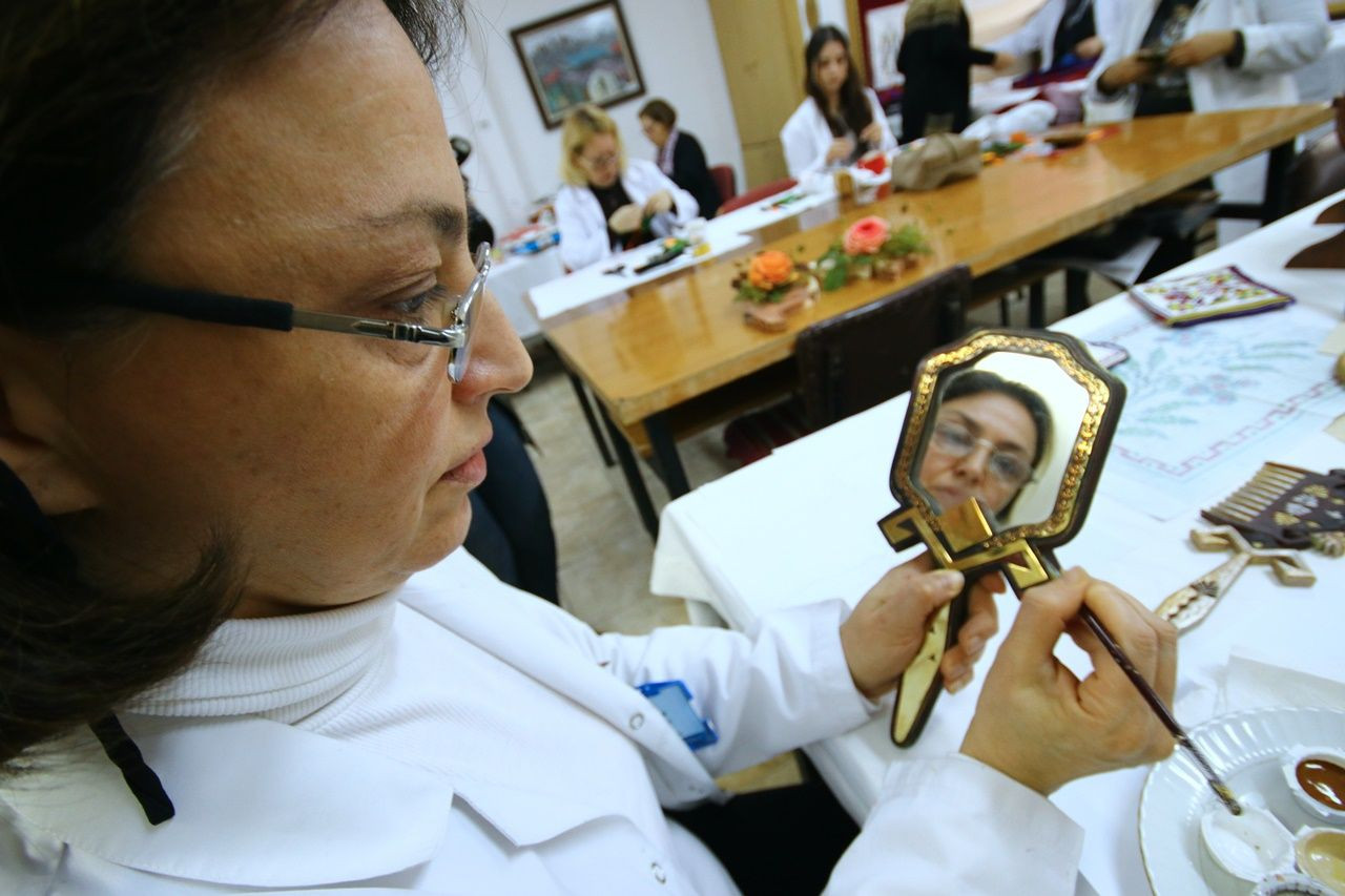 Geleneksel Anadolu desenleri aynalara nakşediliyor! - Sayfa 15