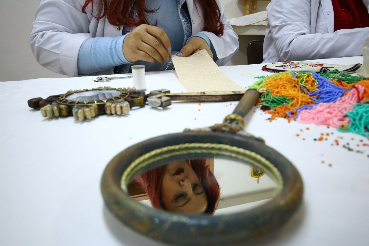 Geleneksel Anadolu desenleri aynalara nakşediliyor! - Sayfa 24