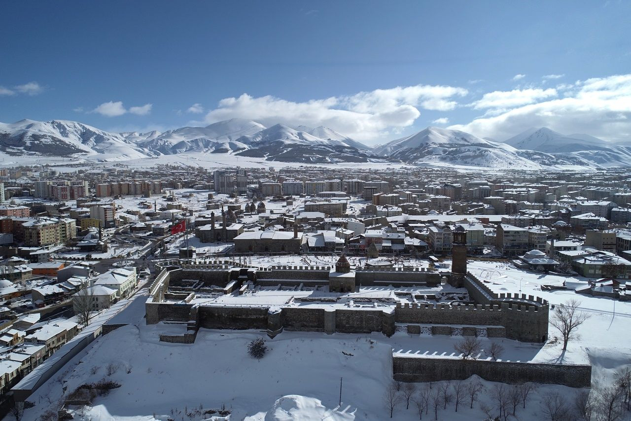 Erzurum'un tarihi mekanlarından kar manzaraları! - Sayfa 11