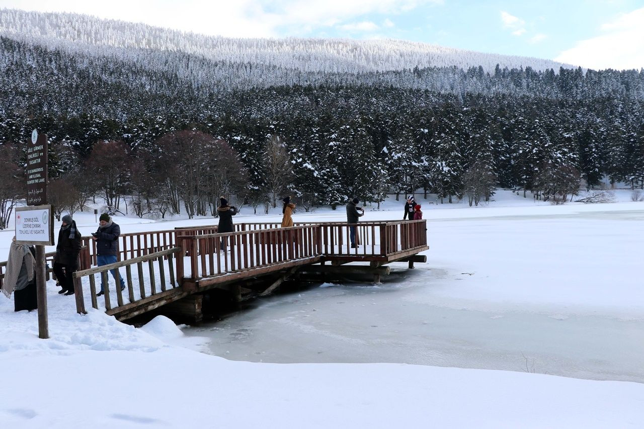 Karlar altındaki Gölcük'ten muhteşem kareler! - Sayfa 13