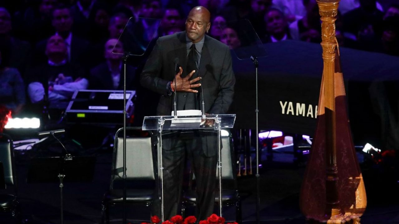 Kobe Bryant ve Gianna Bryant için anma töreni düzenlendi! Michael Jordan'ın gözyaşları... - Sayfa 11