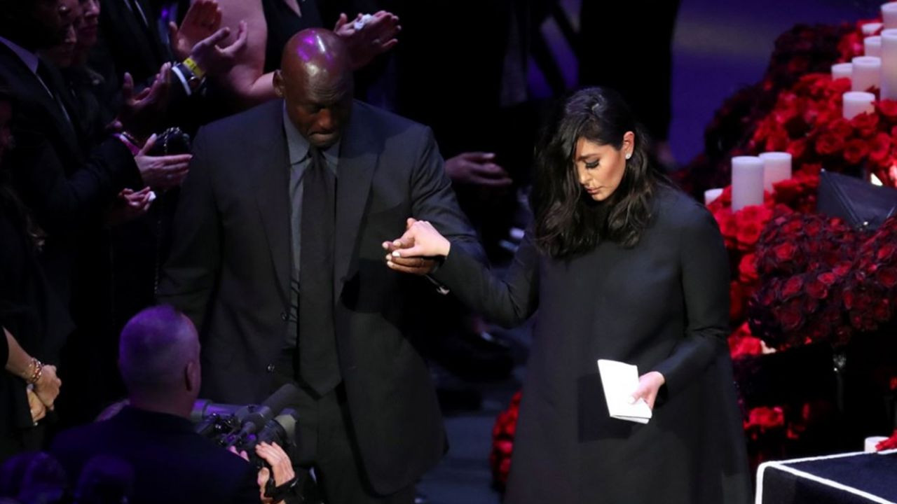 Kobe Bryant ve Gianna Bryant için anma töreni düzenlendi! Michael Jordan'ın gözyaşları... - Sayfa 6