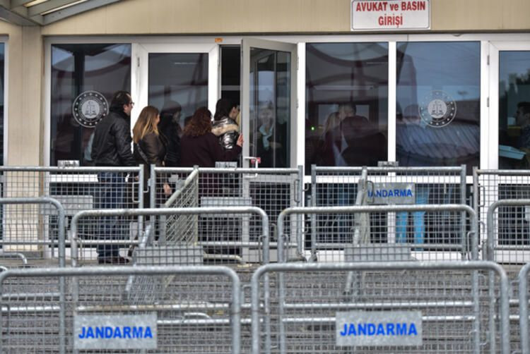 Eski kedicik anlattı: 'Çok pis şeyler yapıyordu' - Sayfa 24