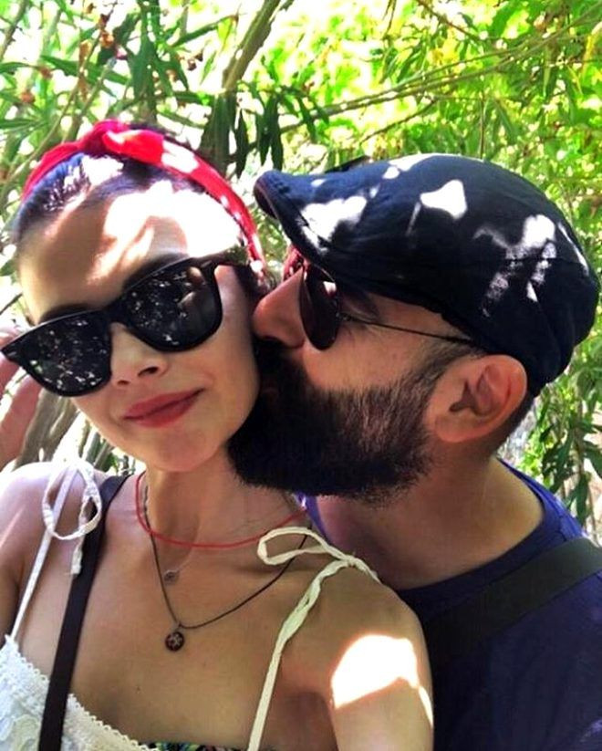 Rol arkadaşına gönlünü kaptırdı - Sayfa 10