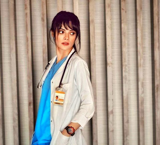 Rol arkadaşına gönlünü kaptırdı - Sayfa 14