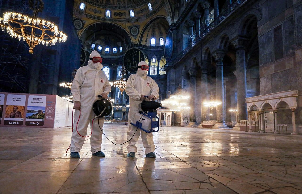 Ayasofya böyle dezenfekte edildi... - Sayfa 15
