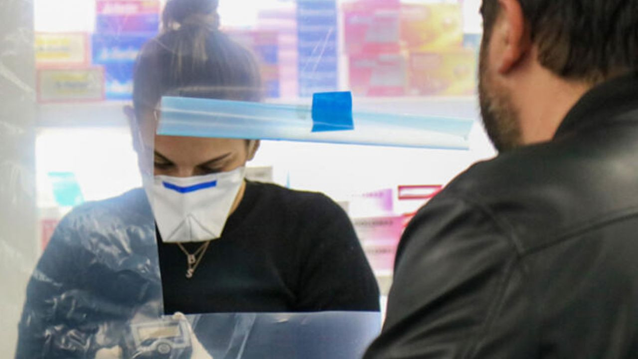 Son dakika... Eczanede koronavirüs tedbiri! Maske ve eldiven de yetmeyince... - Sayfa 6