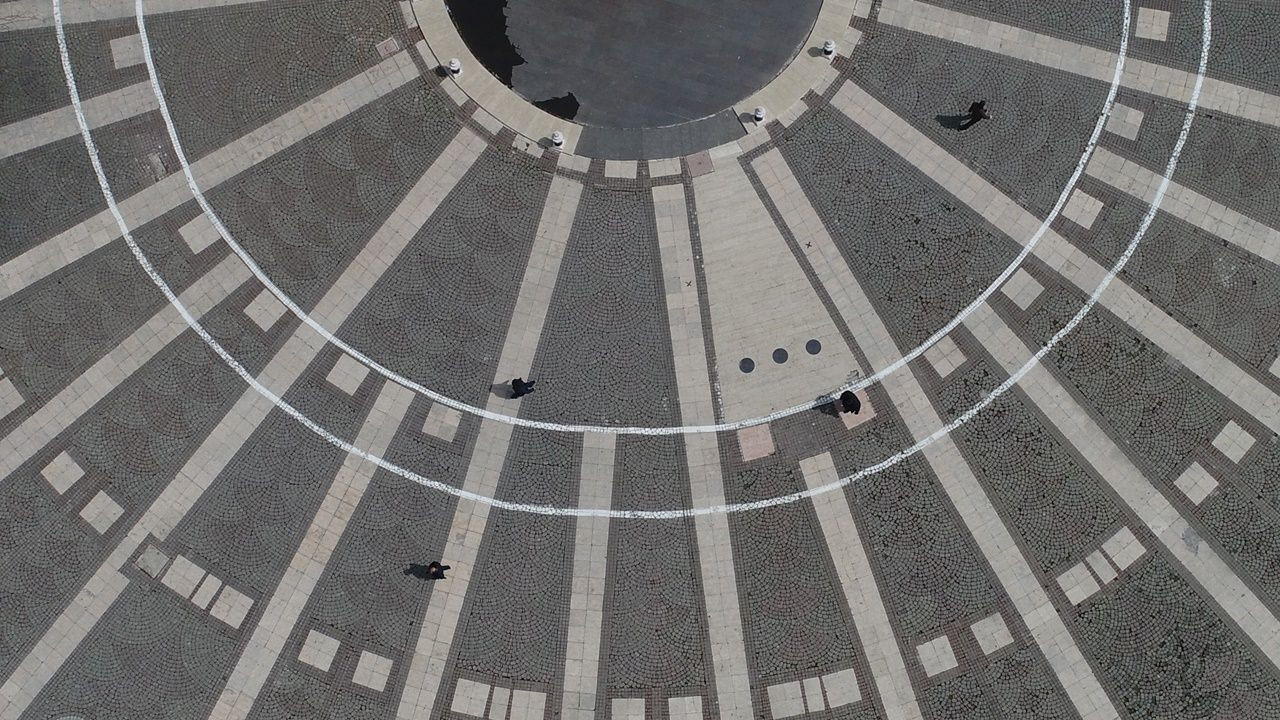 Binlerce kişiyi ağırlayan meydanlar sessiz... - Sayfa 13